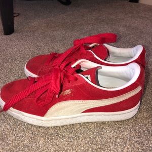 Puma Suede Classic Sneaker in red women’s size 6